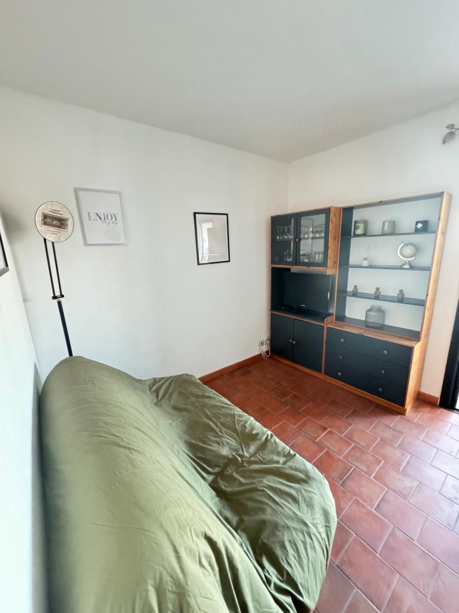 Studio Dans Residence, Piscine Lagon, Tennis Et Aire De Jeux Frejus Exterior photo